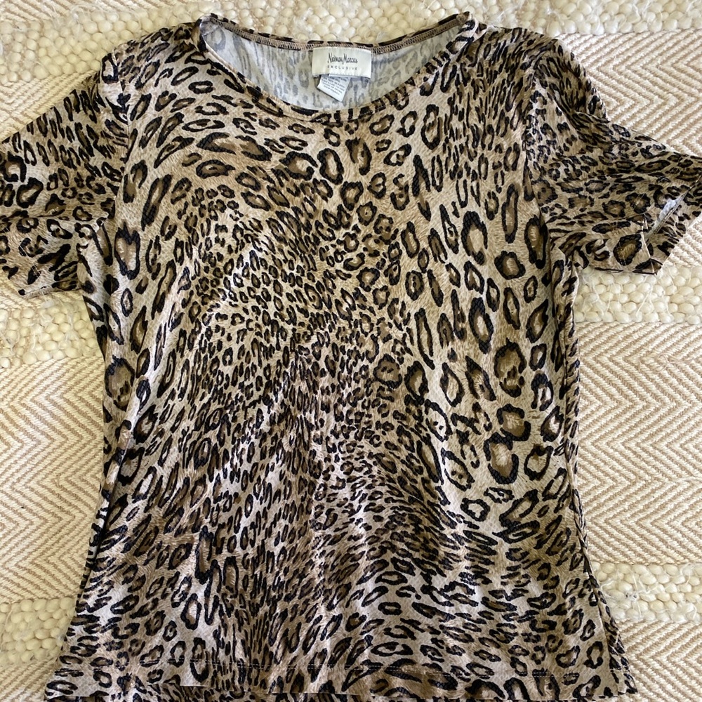 Neiman Marcus t-shirt in leopard